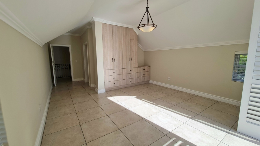 5 Bedroom Property for Sale in The Village Western Cape
